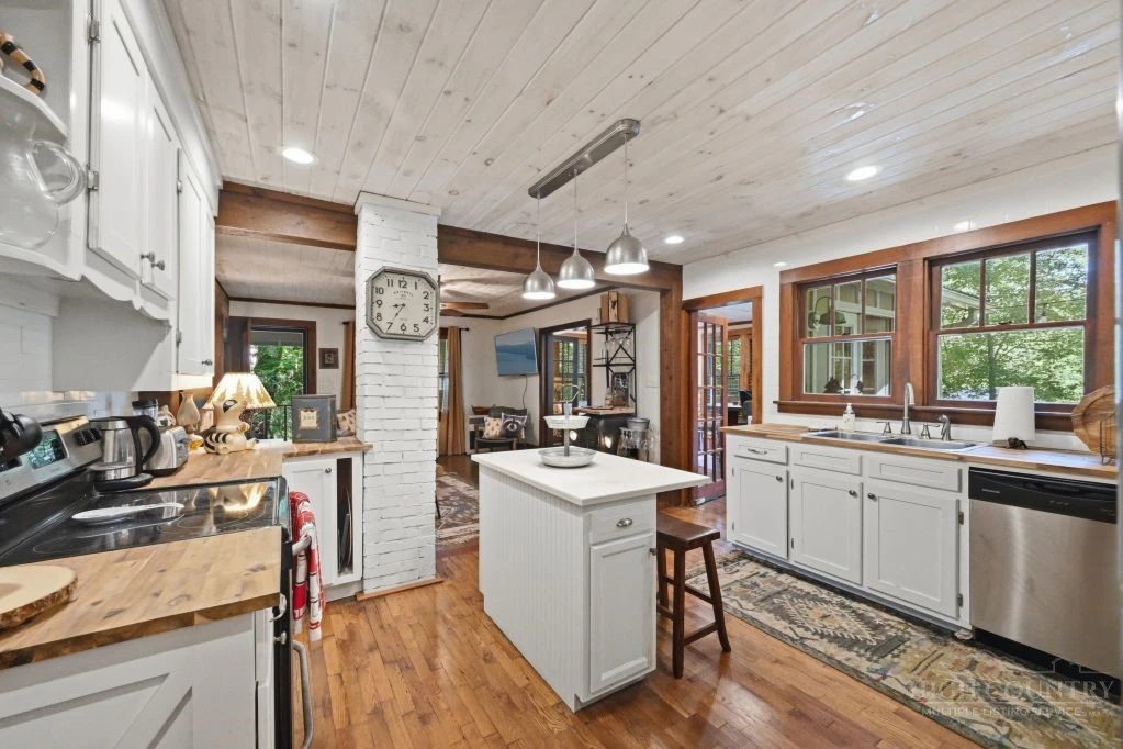Image number 7 for the current listing