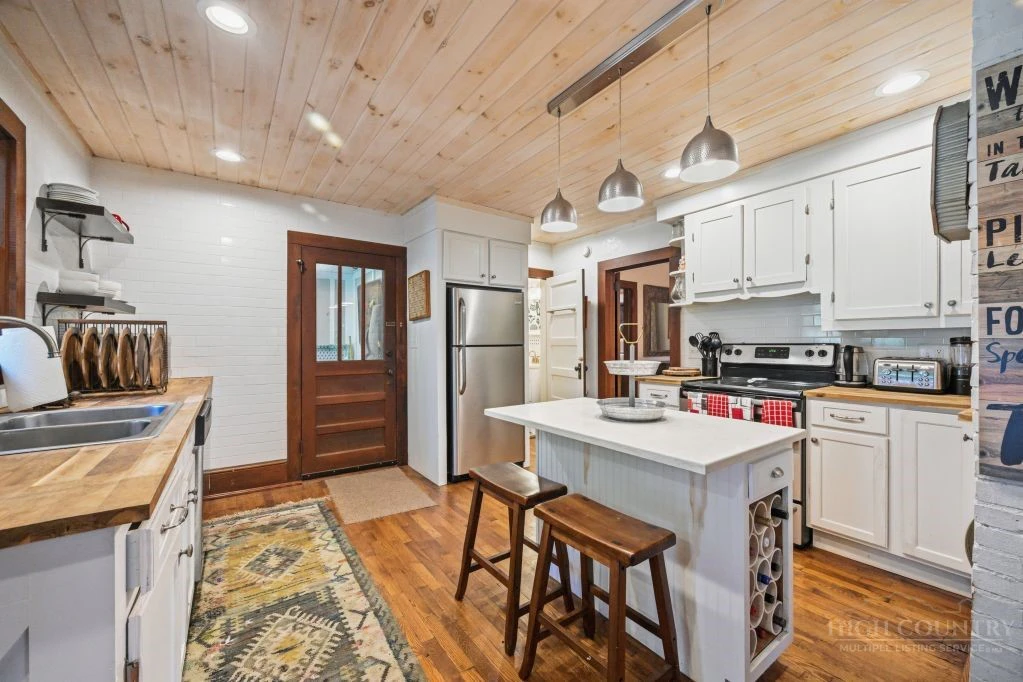 Image number 8 for the current listing