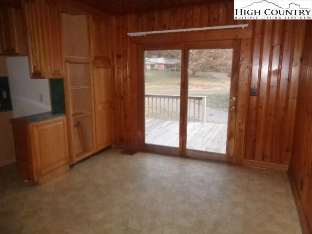 Image number 10 for the current listing