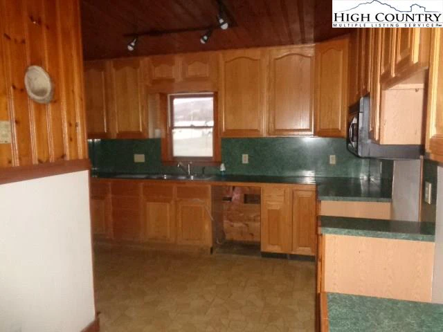 Image number 7 for the current listing