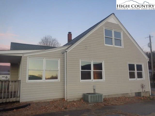 Image number 15 for the current listing