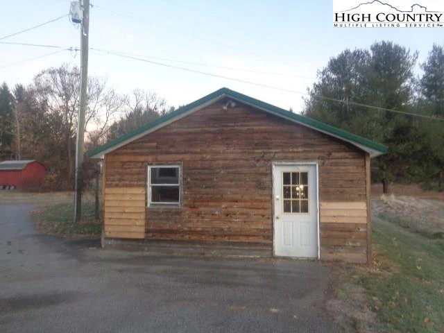 Image number 14 for the current listing