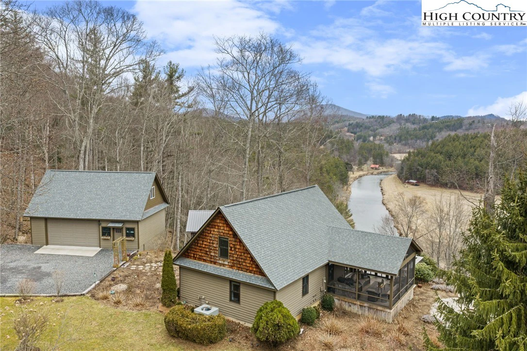 Image number 1 for the current listing