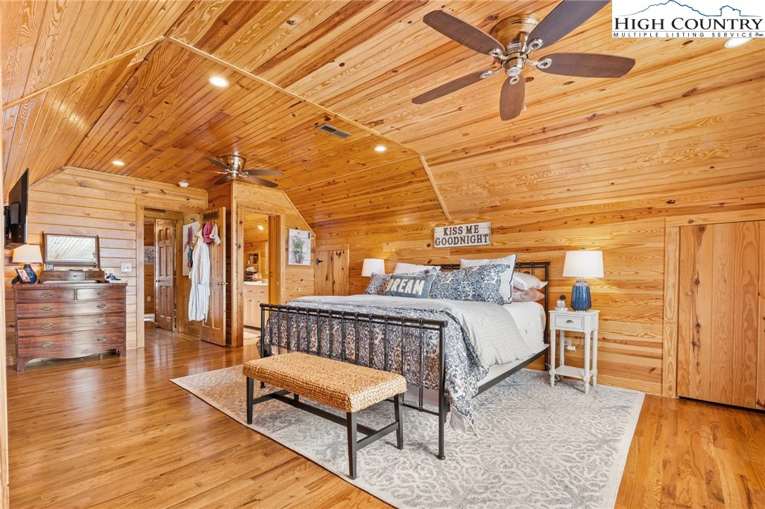 Image number 5 for the current listing