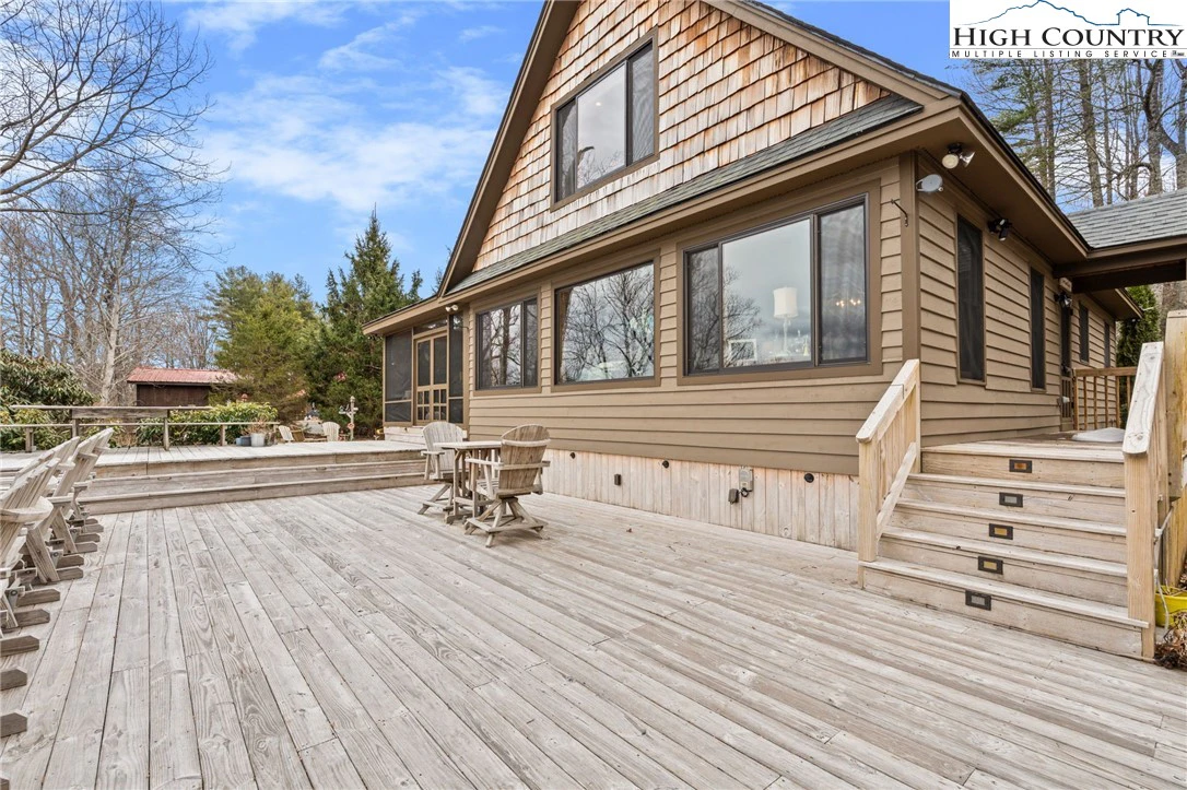 Image number 15 for the current listing