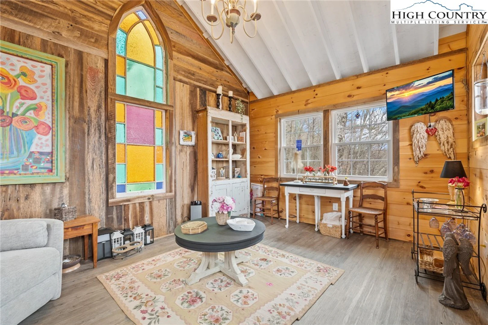Image number 19 for the current listing