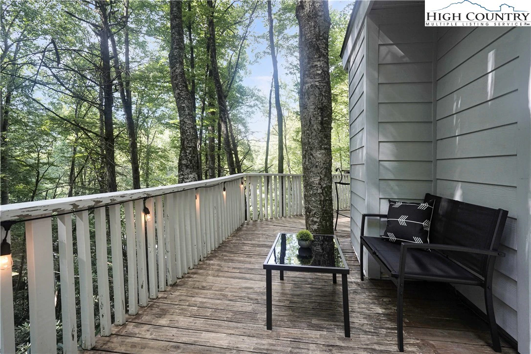 Image number 8 for the current listing