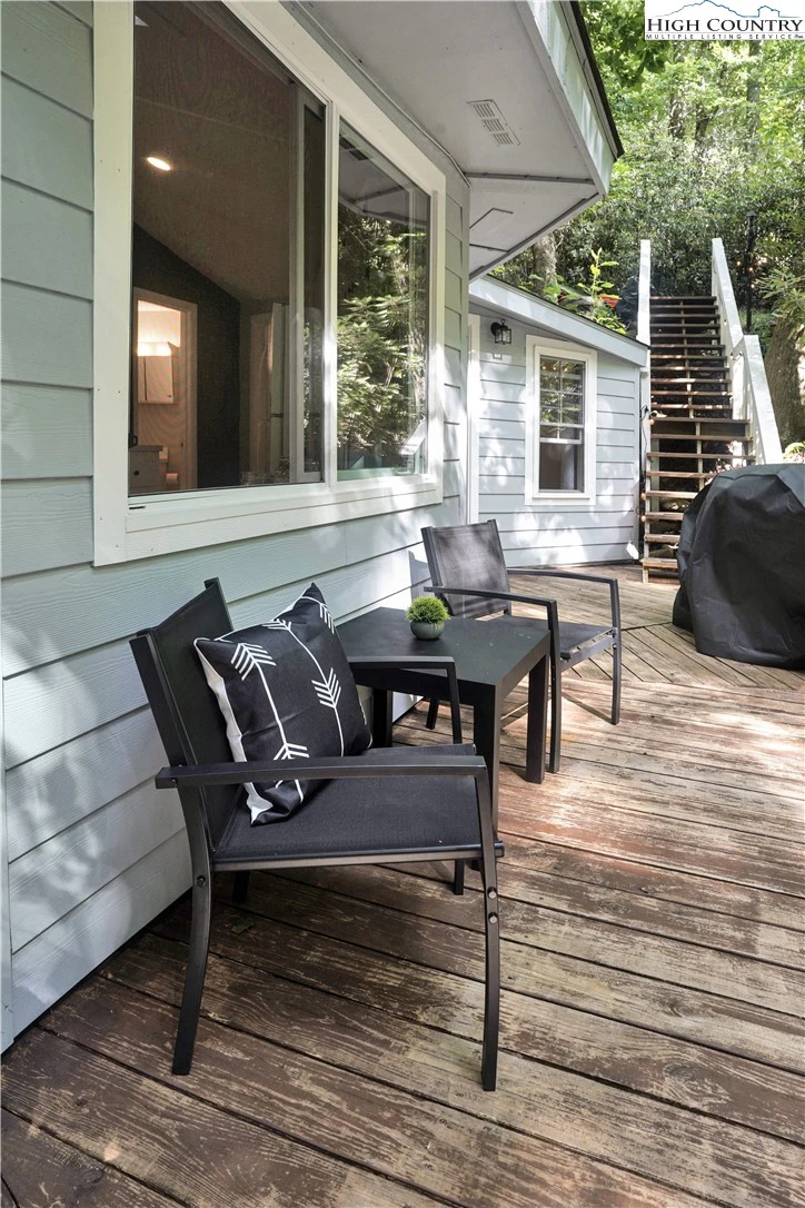 Image number 9 for the current listing