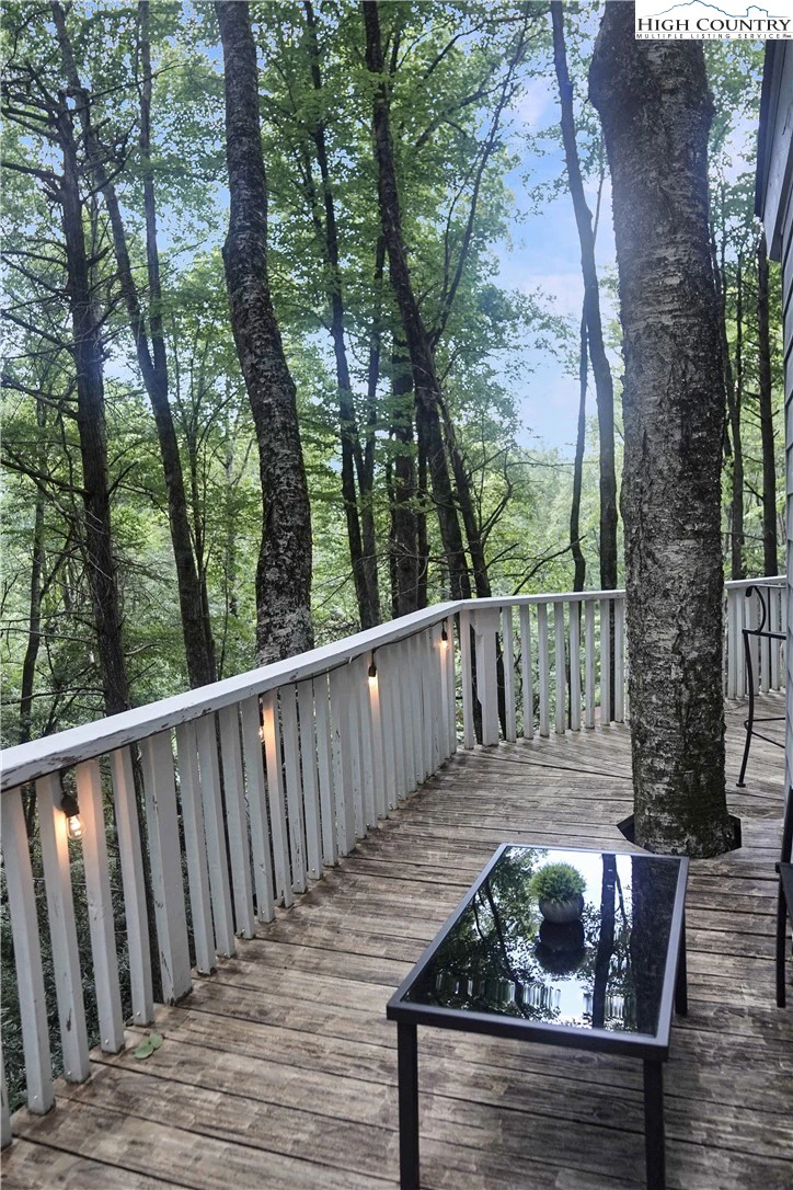 Image number 11 for the current listing