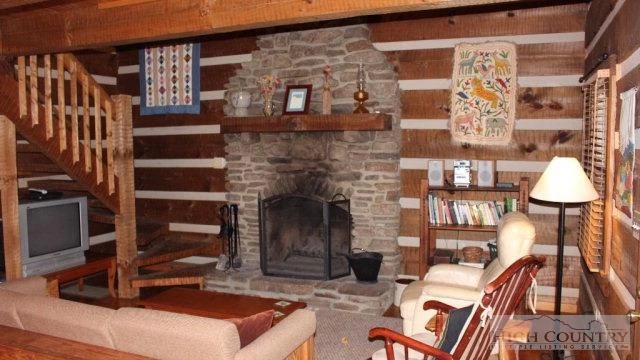 Image number 11 for the current listing