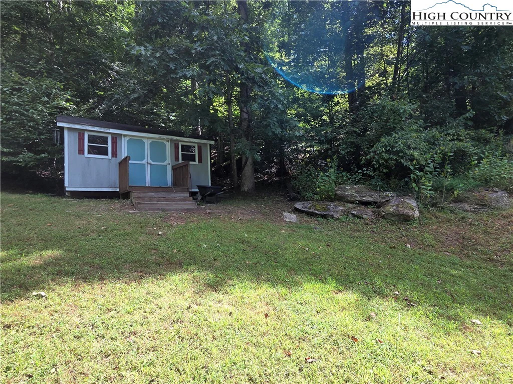 Image number 21 for the current listing