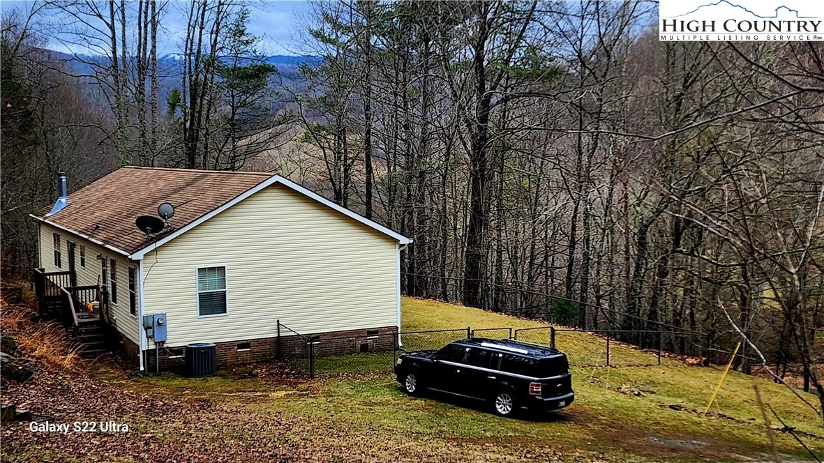 Image number 1 for the current listing