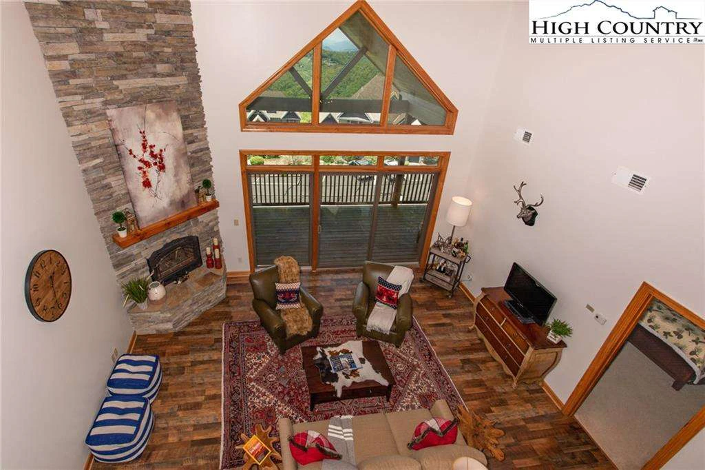 Image number 12 for the current listing