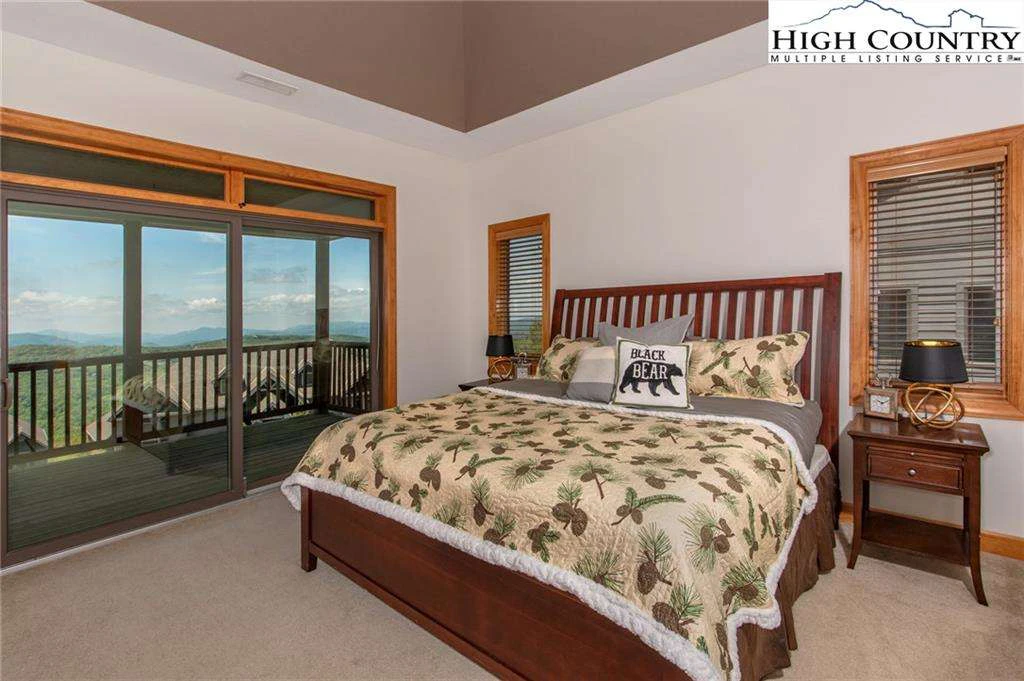 Image number 10 for the current listing