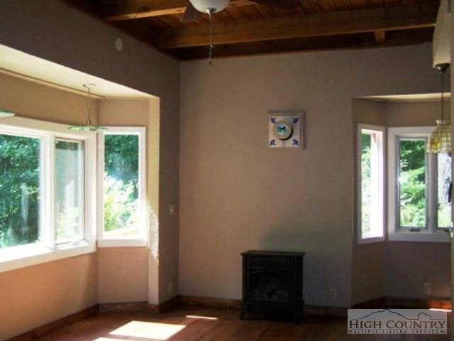 Image number 2 for the current listing