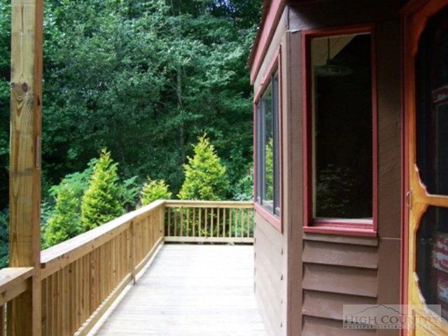 Image number 14 for the current listing