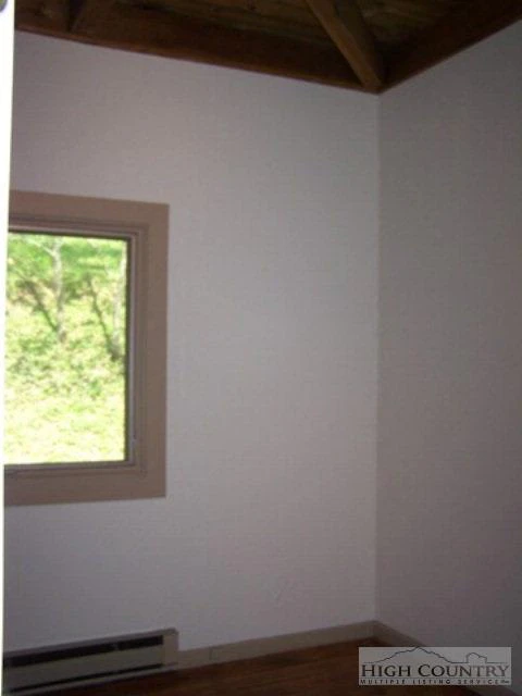 Image number 6 for the current listing