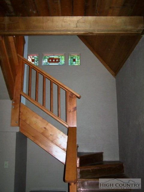 Image number 4 for the current listing
