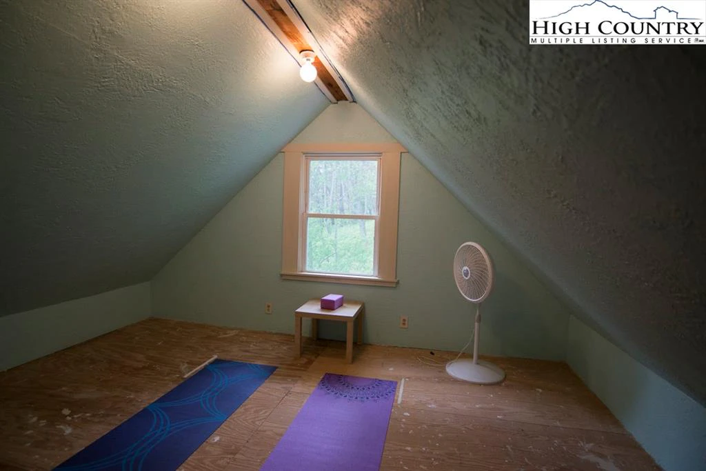 Image number 7 for the current listing