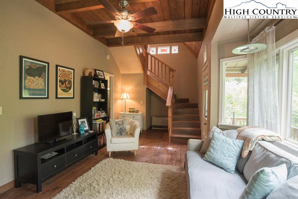 Image number 20 for the current listing