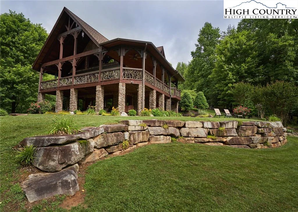 Image number 18 for the current listing