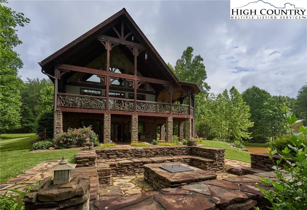 Image number 19 for the current listing
