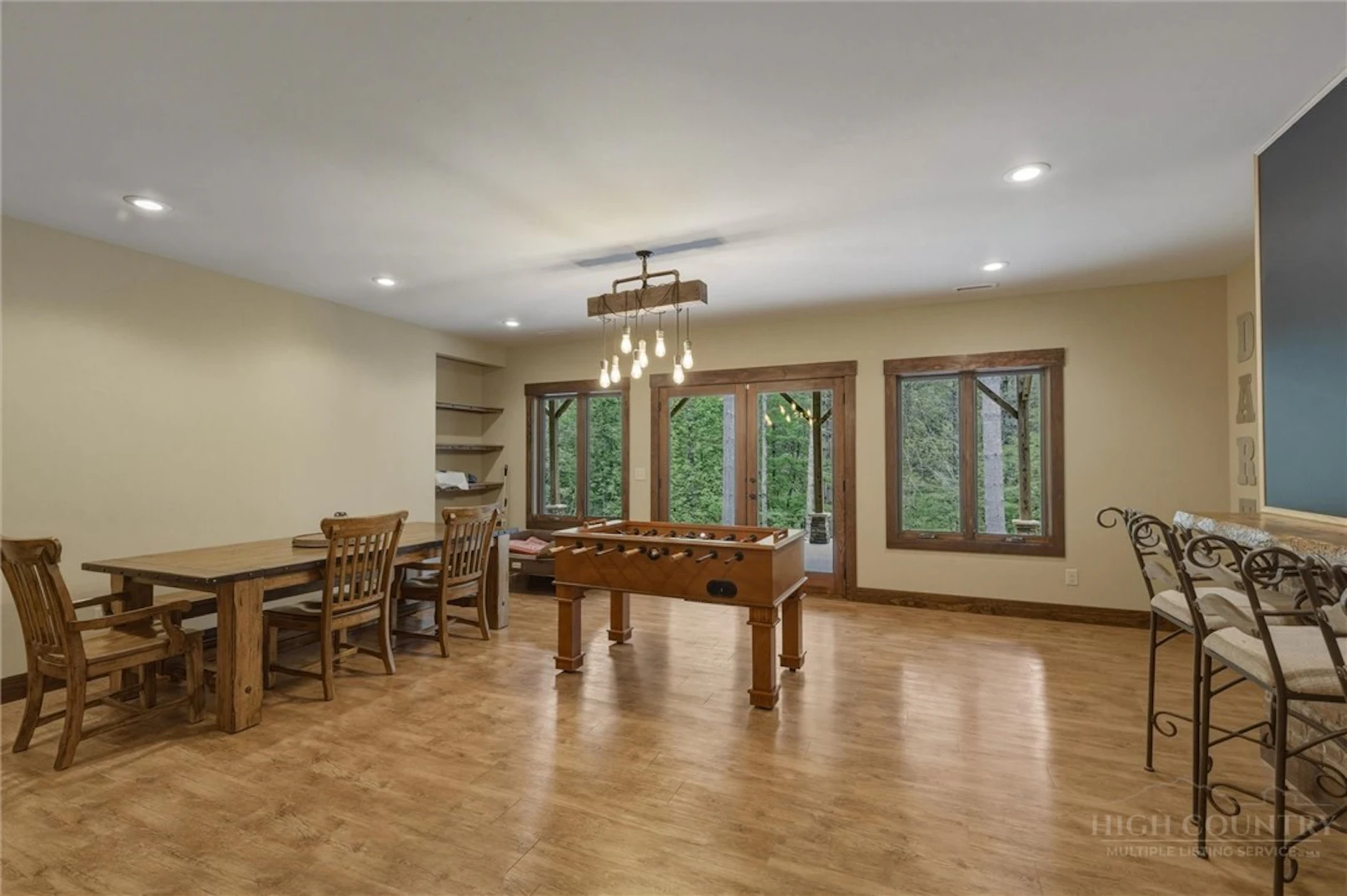 Image number 2 for the current listing