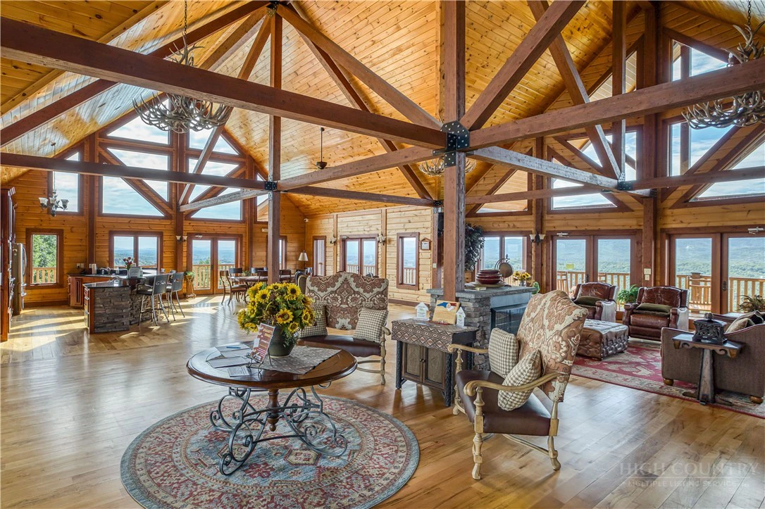 Image number 21 for the current listing
