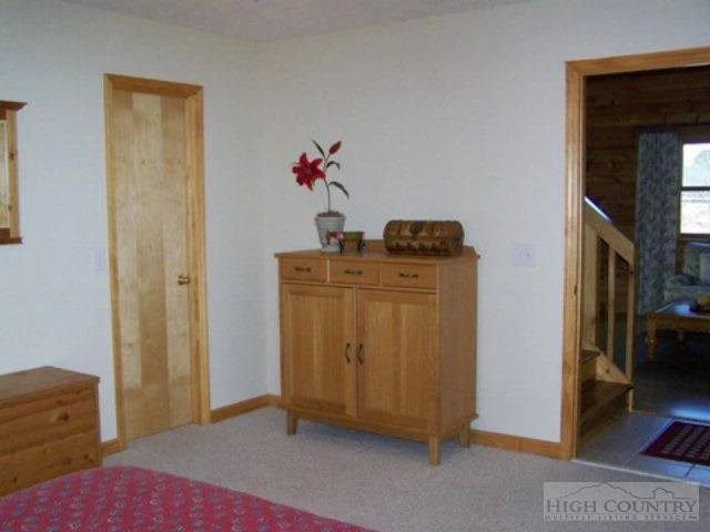 Image number 20 for the current listing