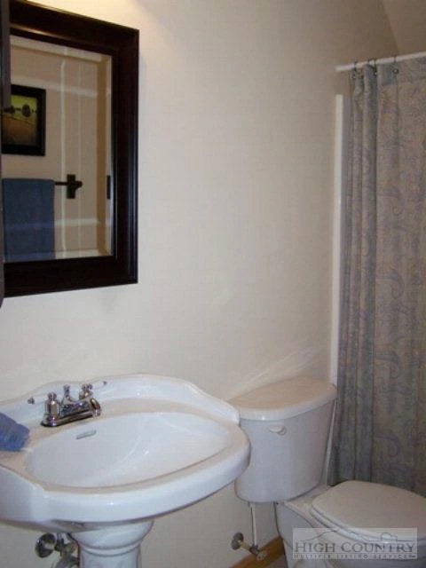 Image number 15 for the current listing