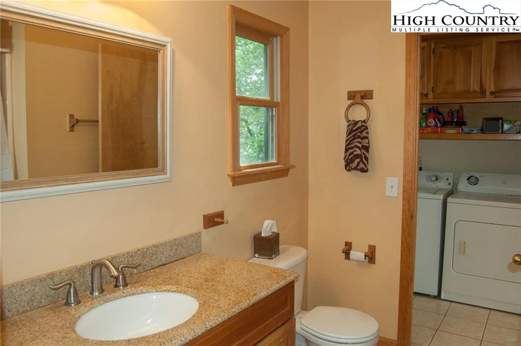Image number 13 for the current listing