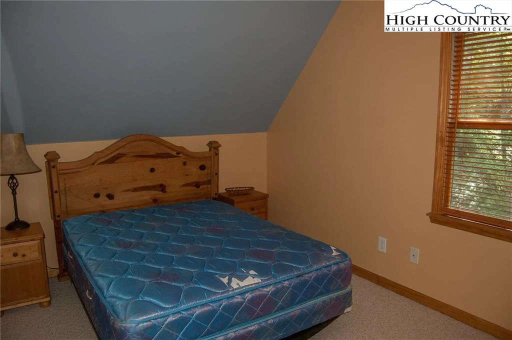 Image number 12 for the current listing