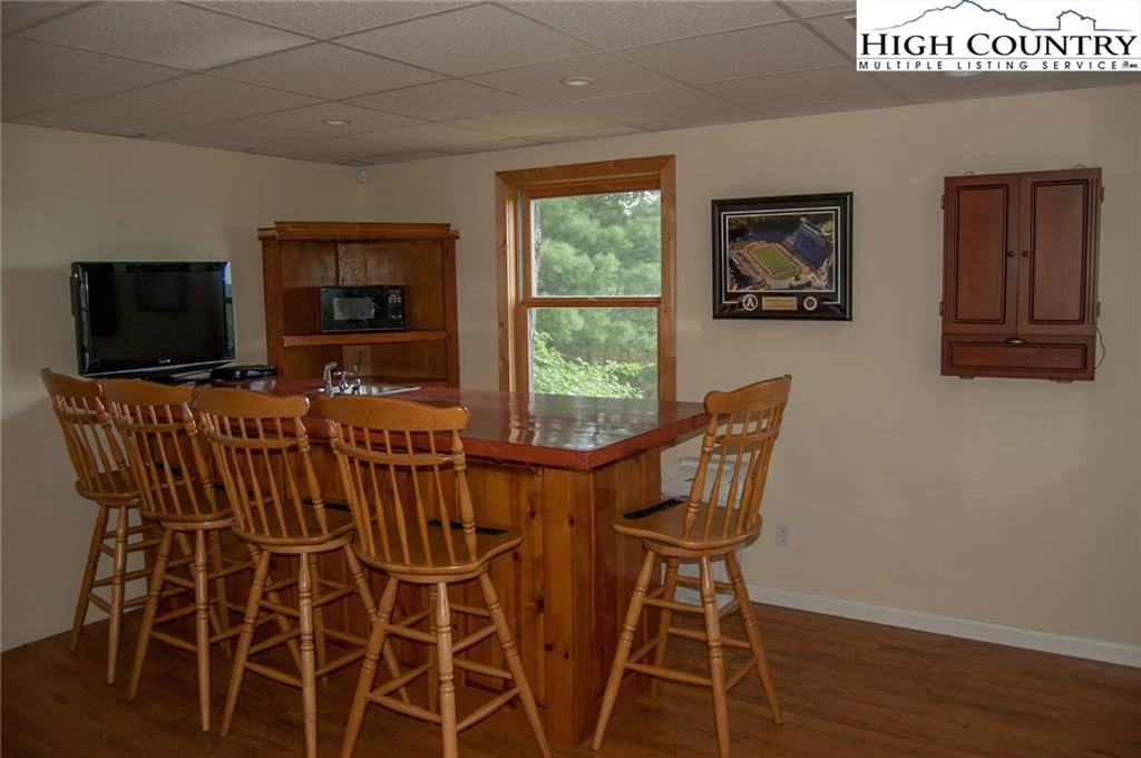 Image number 10 for the current listing