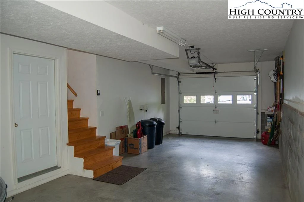 Image number 7 for the current listing