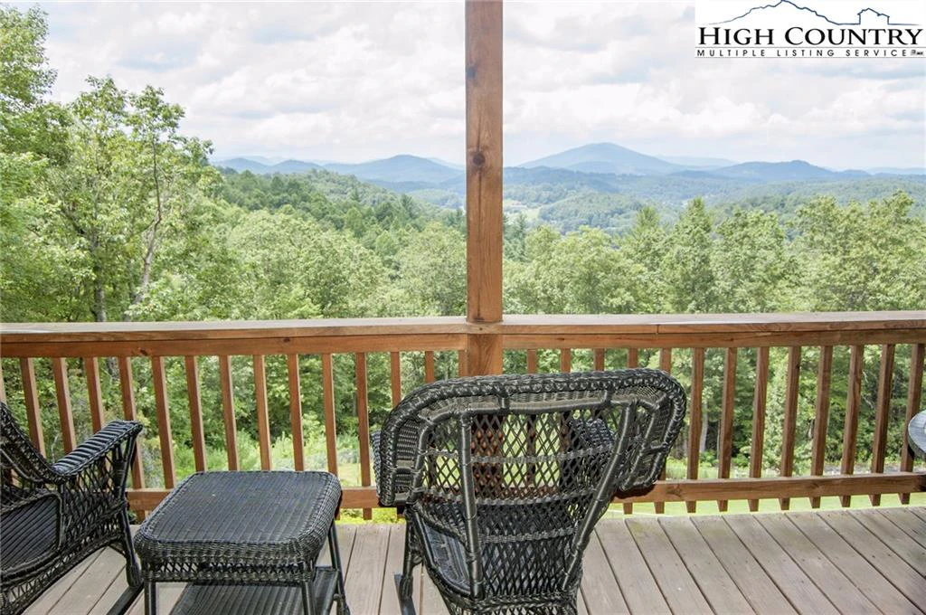 Image number 19 for the current listing