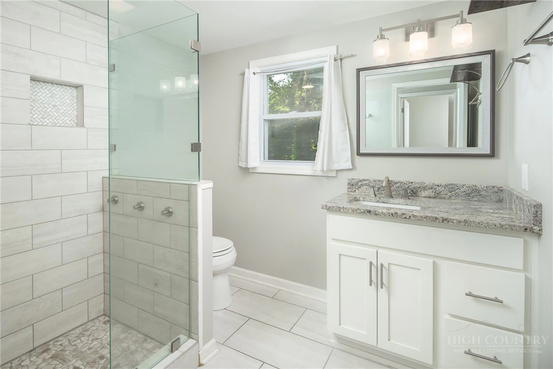 Image number 5 for the current listing