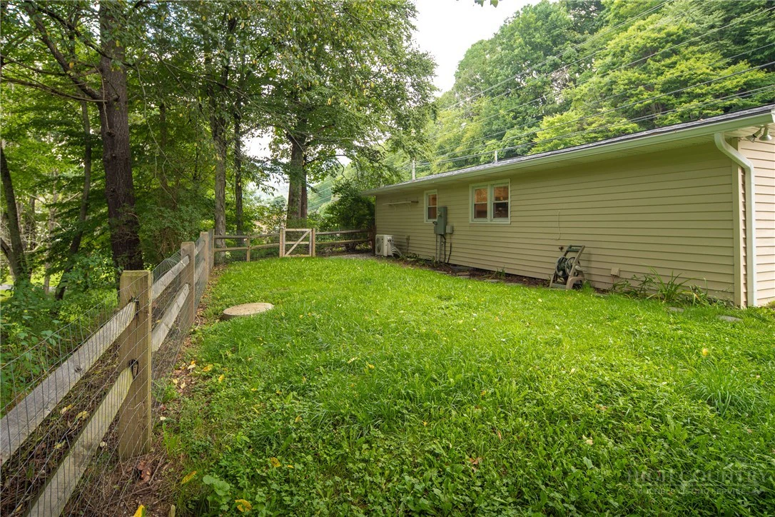 Image number 7 for the current listing