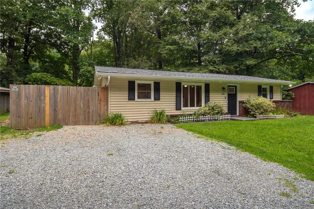 Image number 9 for the current listing