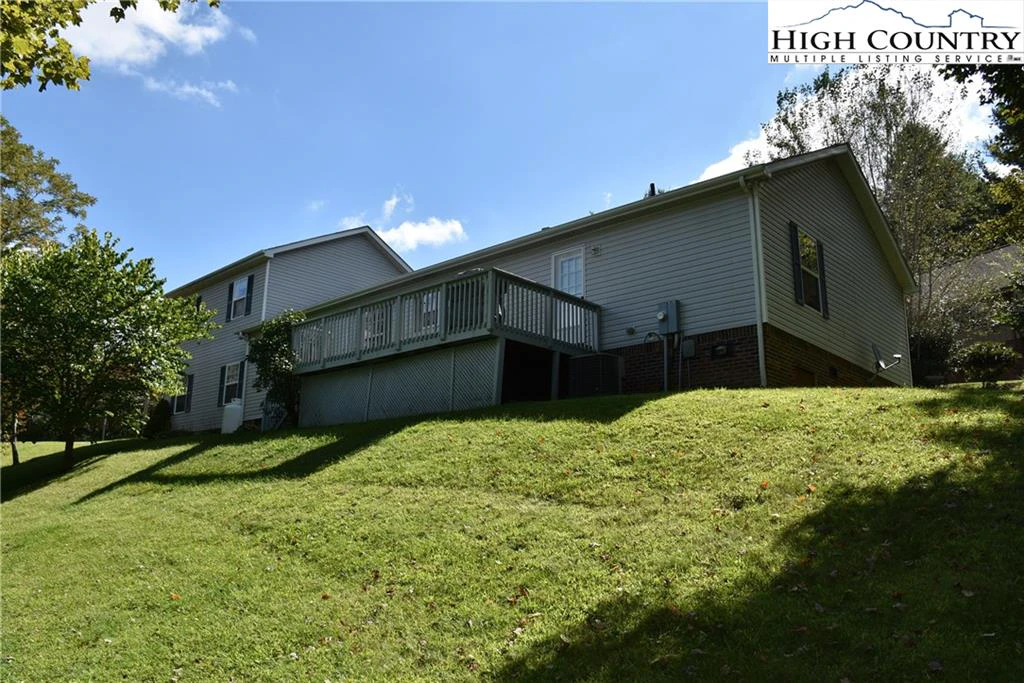 Image number 19 for the current listing