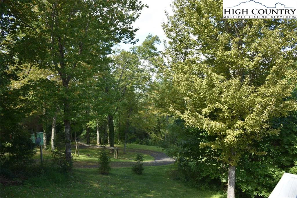 Image number 18 for the current listing