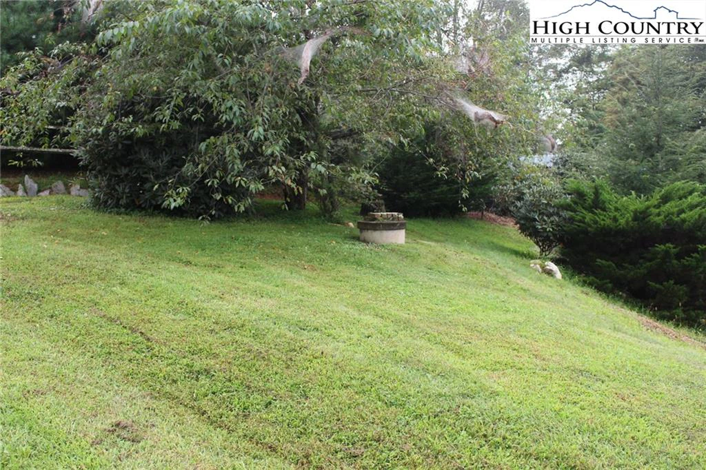 Image number 17 for the current listing