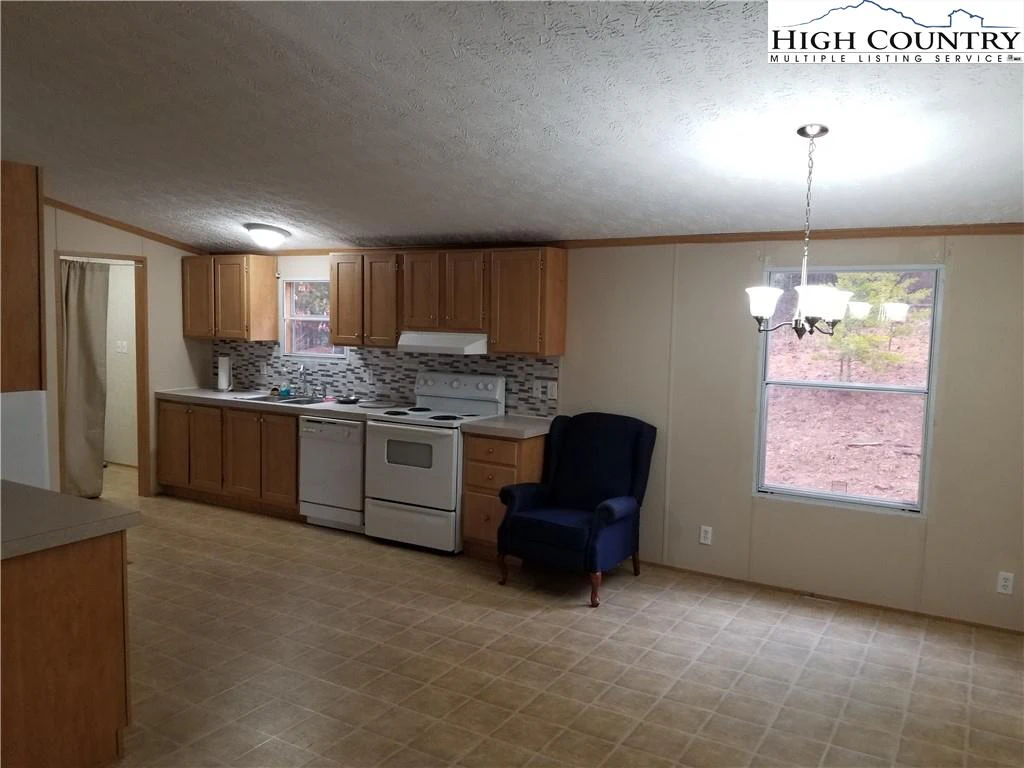 Image number 5 for the current listing
