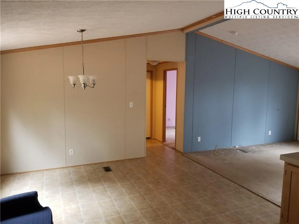 Image number 6 for the current listing
