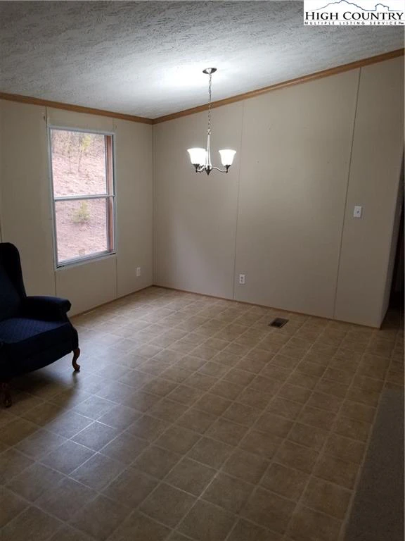 Image number 10 for the current listing