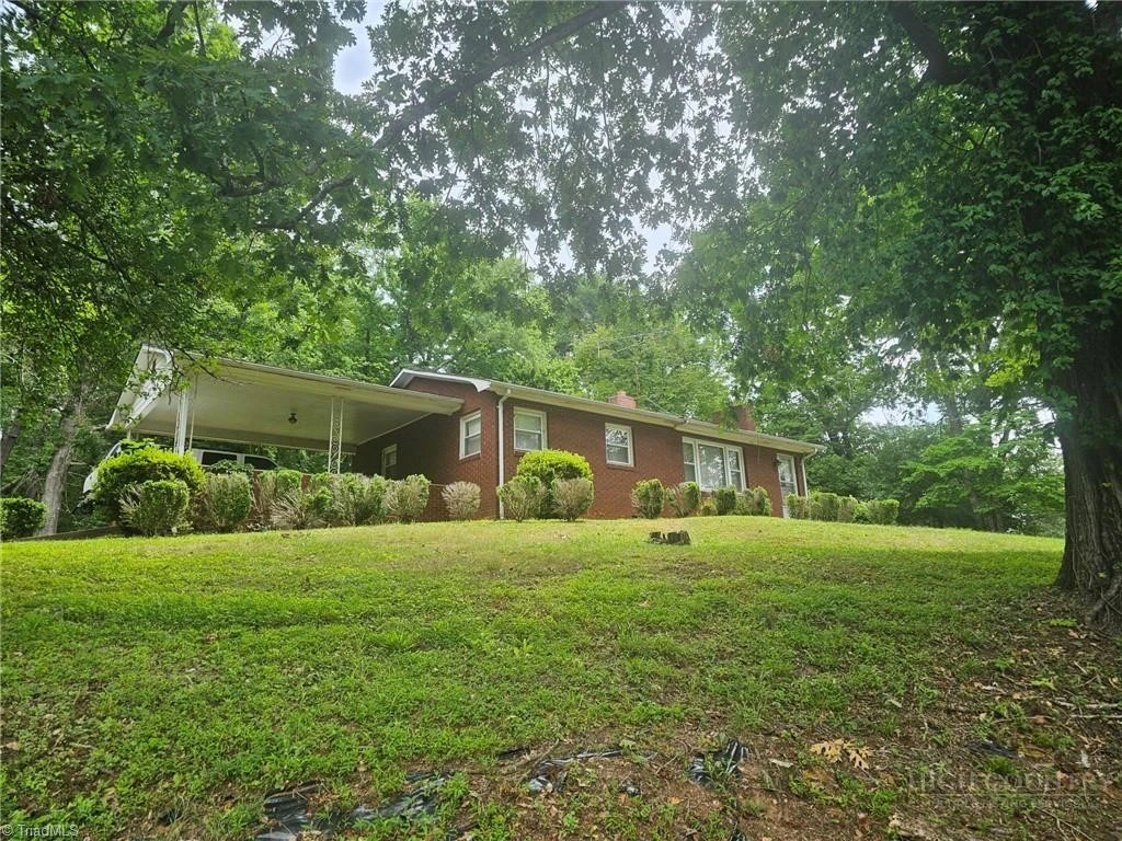 Image number 15 for the current listing
