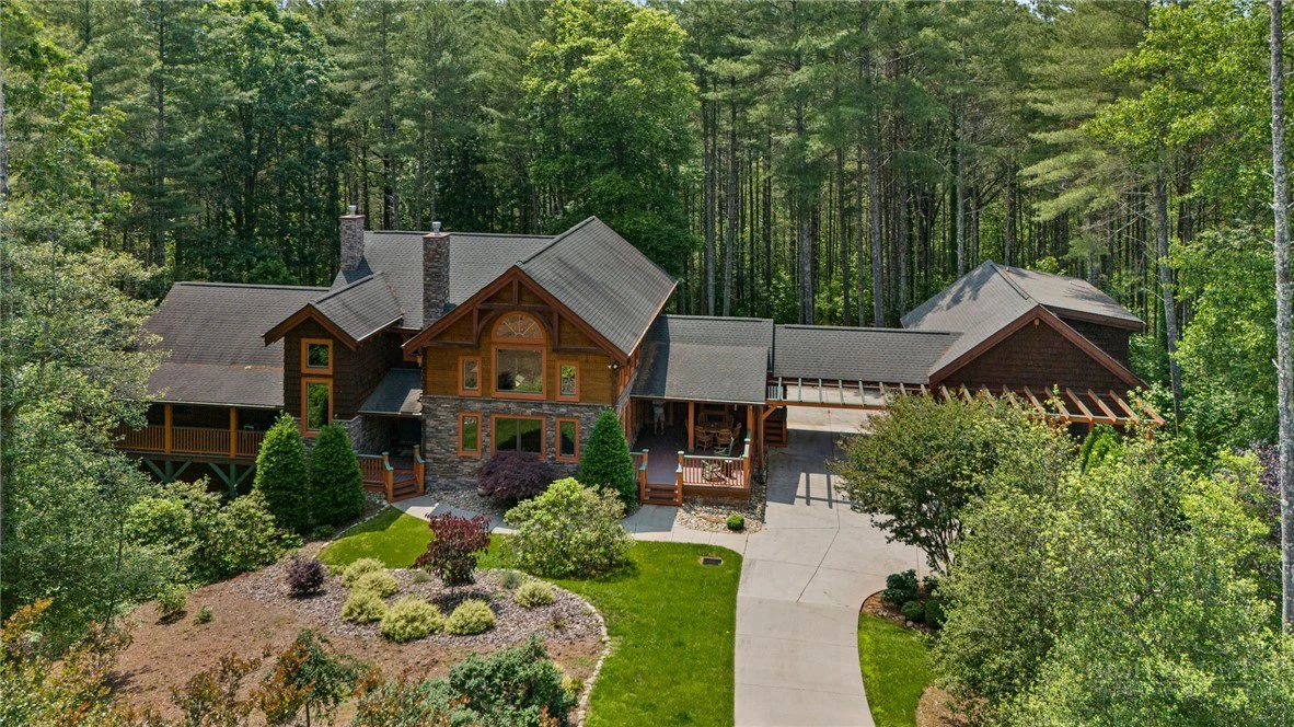Image number 1 for the current listing