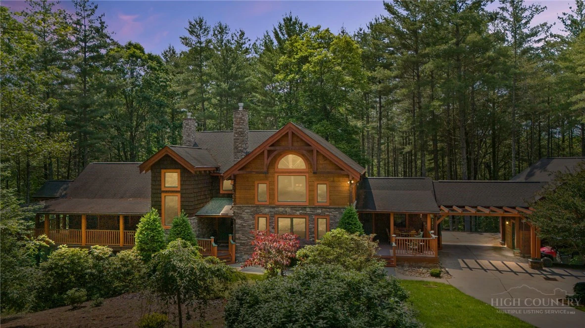 Image number 4 for the current listing