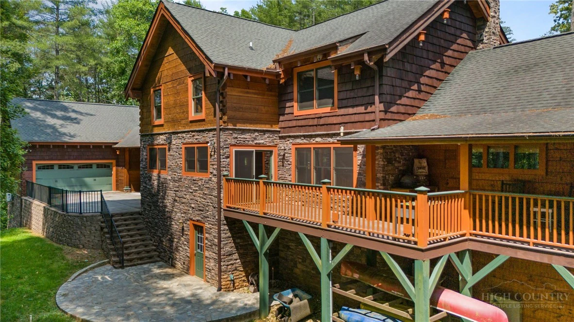 Image number 11 for the current listing