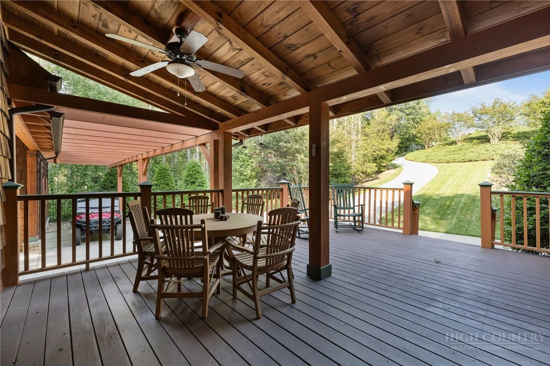 Image number 13 for the current listing