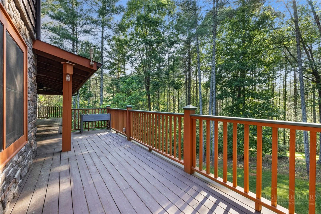 Image number 14 for the current listing